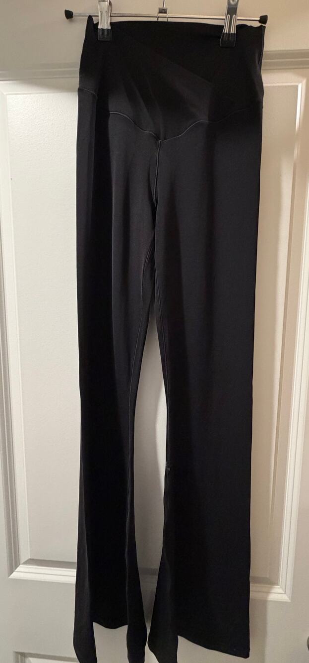 NWT OFFLINE by Aerie Real Me High Waisted Crossover Flare Leggings Black M